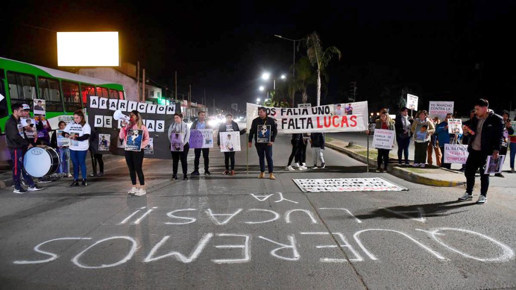 Un comisario mayor de la Bonaerense cayó preso por el crimen de Lautaro y la desaparición de Lucas 1 Un comisario mayor de la Bonaerense cayó preso por el crimen de Lautaro y la desaparición de Lucas