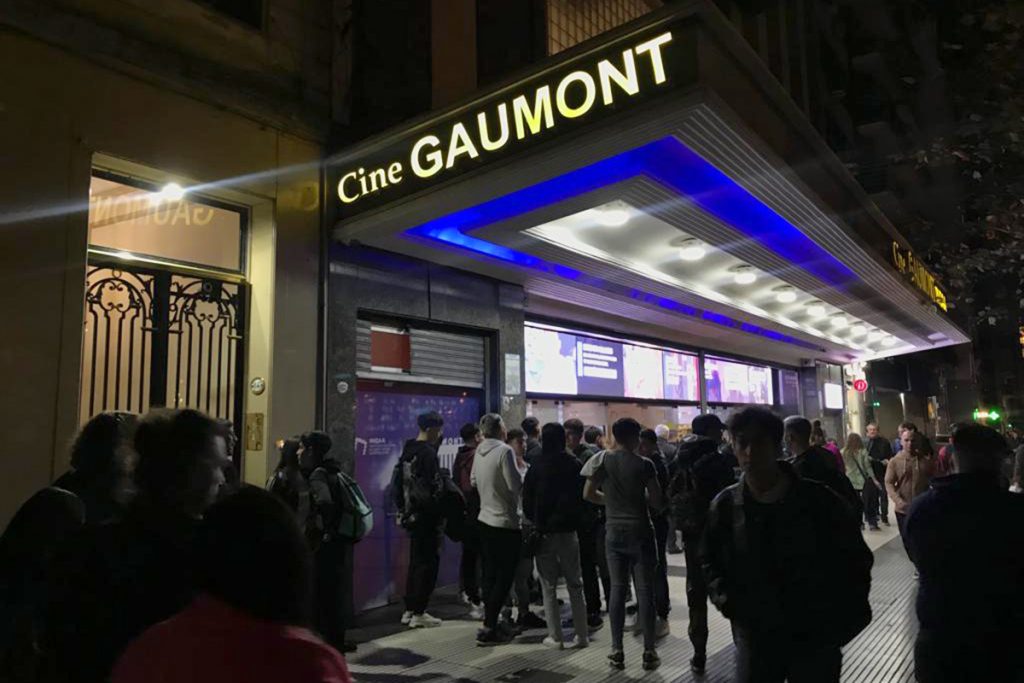 De la resistencia a la existencia: imágenes de una noche inolvidable y a sala llena en el Gaumont 8 De la resistencia a la existencia: imágenes de una noche inolvidable y a sala llena en el Gaumont
