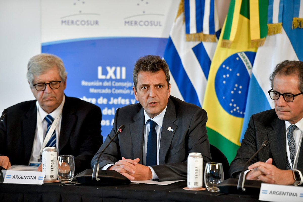Massa encabeza reunión con presidentes de Bancos Centrales del Mercosur con el foco en el uso de monedas regionales