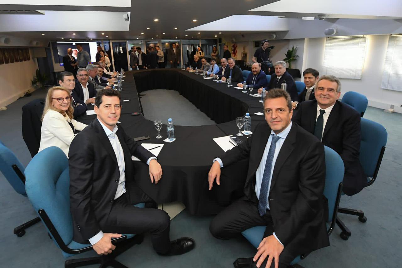 Sin  Uñac en la reunión gobernadores apoyaron la fórmula Massa-Rossi y «Wado» de Pedro será el jefe de campaña
