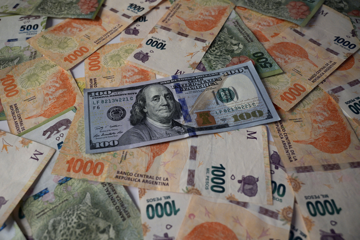 A pesar del pre acuerdo con el FMI el dólar blue se disparó y alcanzó un nuevo récord de $552