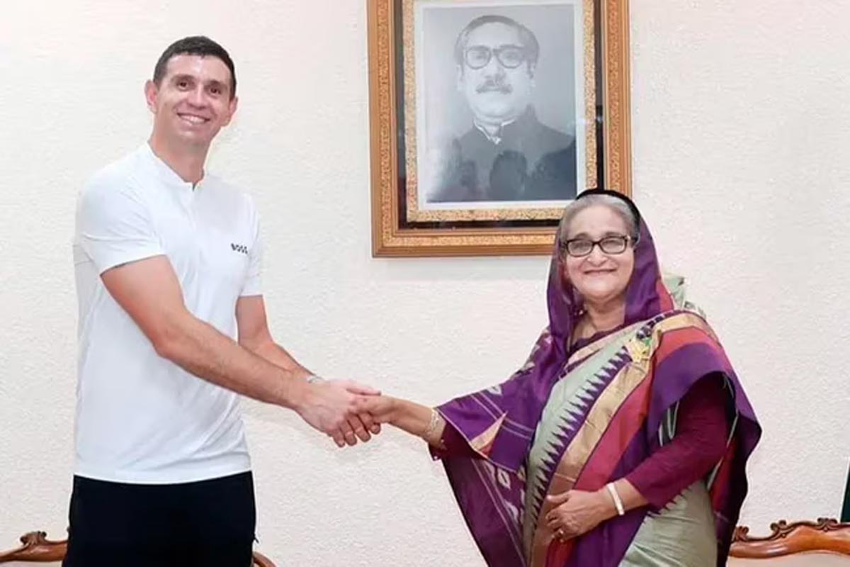 Un amor consolidado entre los dos países: el Dibu Martínez se reunió con la primera ministra de Bangladesh