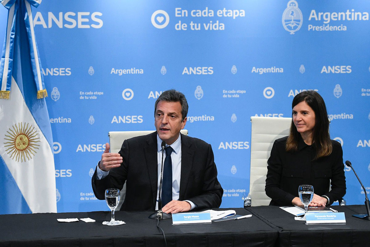 Massa anunció créditos de hasta 400.000 pesos para jubilados y pensionados