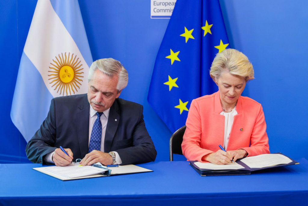 El Presidente firmó memorándum de entendimiento de energía con la UE 1 presidente