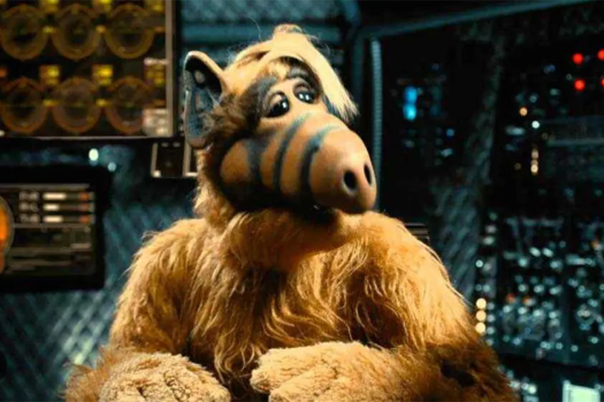 Llegan nuevas aventuras de ALF producidas por uno de sus grandes fans: el actor Ryan Reynolds