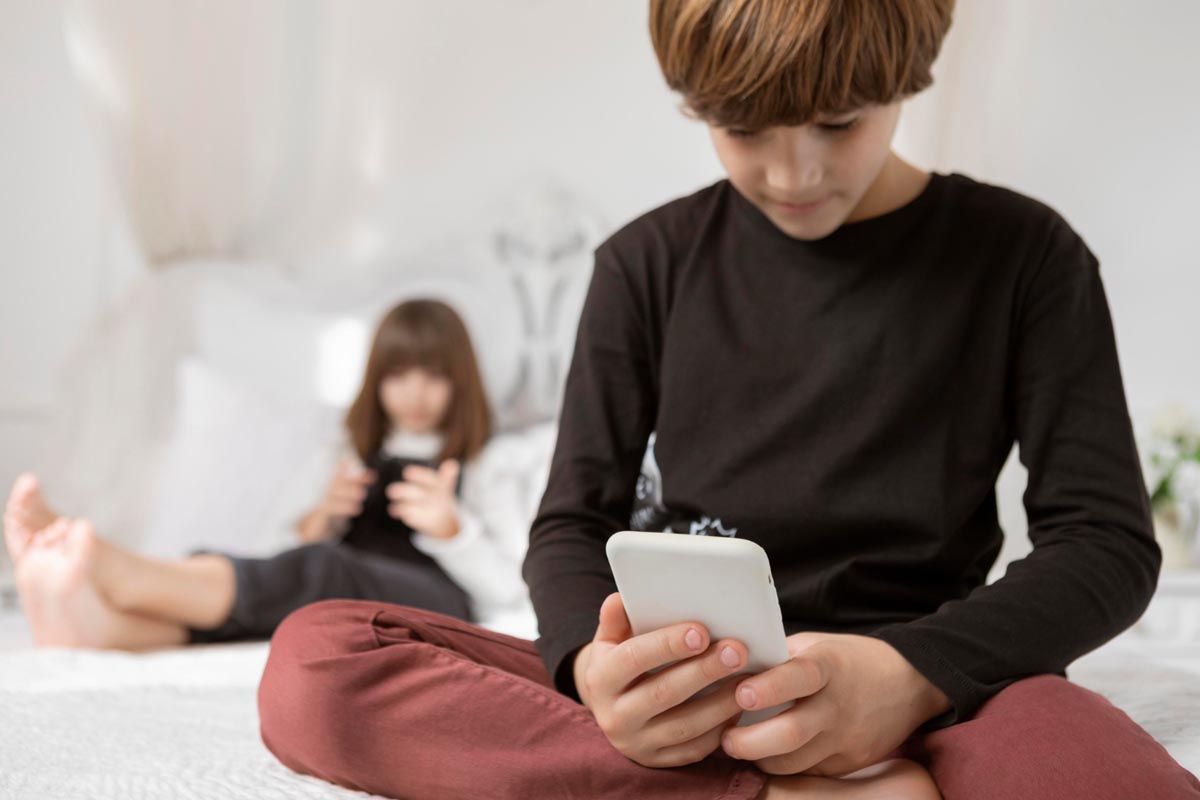 Desde la autoestima y la concentración hasta la ansiedad, cómo afecta a niños el incremento en el uso de las redes