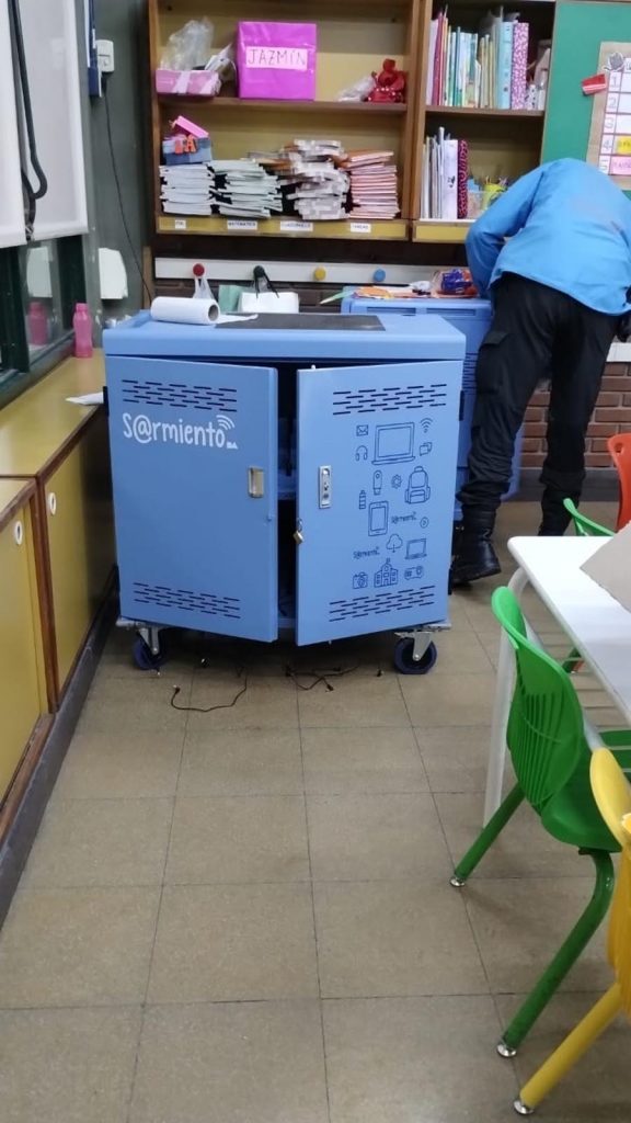 En un mes robaron 4 escuelas porteñas: en la última se llevaron 60 computadoras y realizaron destrozos