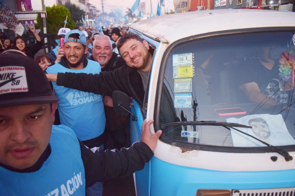 De gira con Grabois: polaroids de un tour mágico y popular por La Matanza