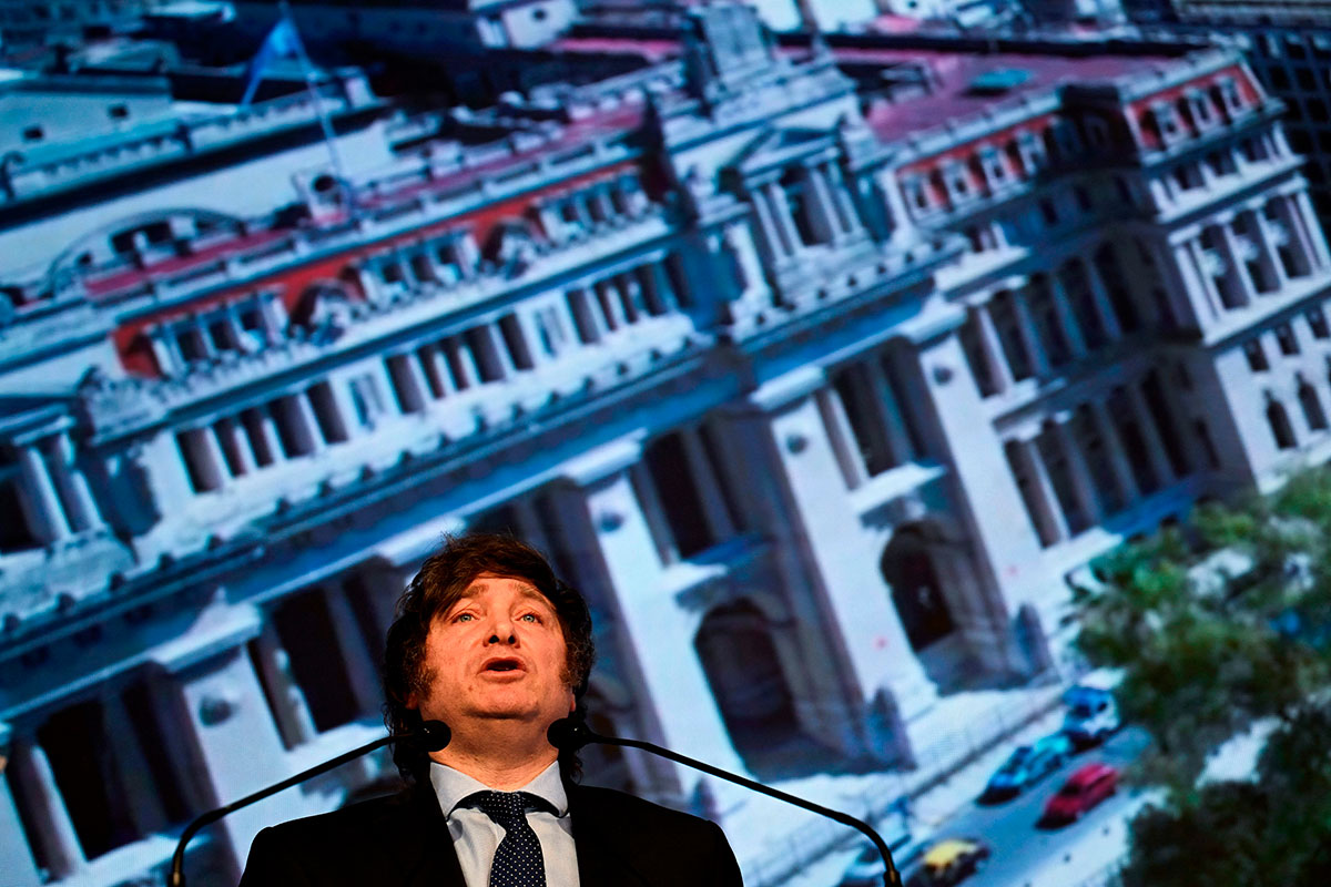 Los banqueros rechazaron declaraciones de Milei sobre plazos fijos y pidieron «responsabilidad democrática»