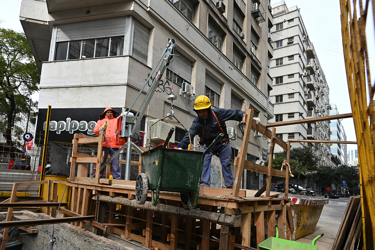 La mitad de la población ocupada percibe menos de $ 500 mil por mes
