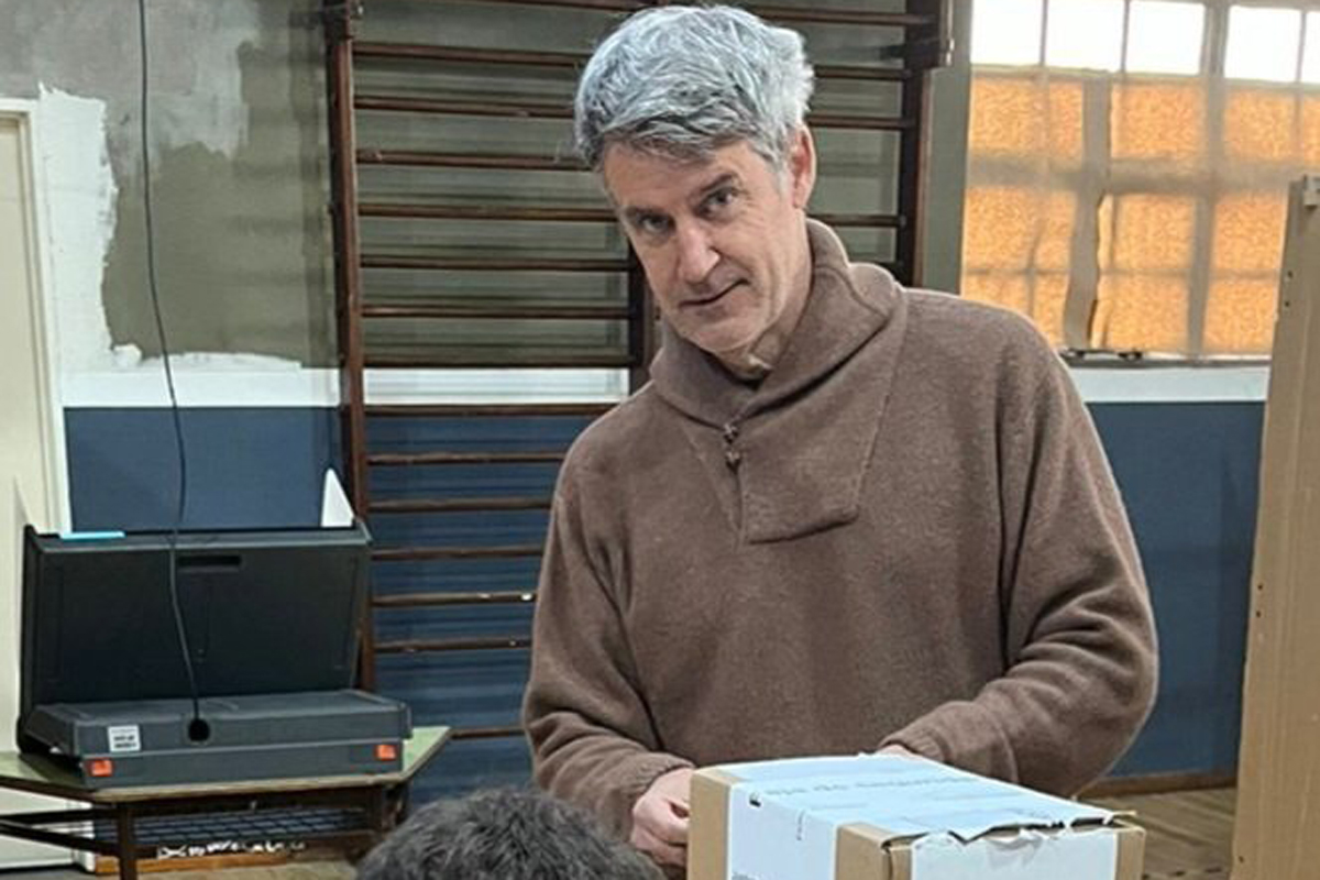 Prat Gay advirtió que «el coqueteo» de Macri con Milei «confunde mucho al votante»