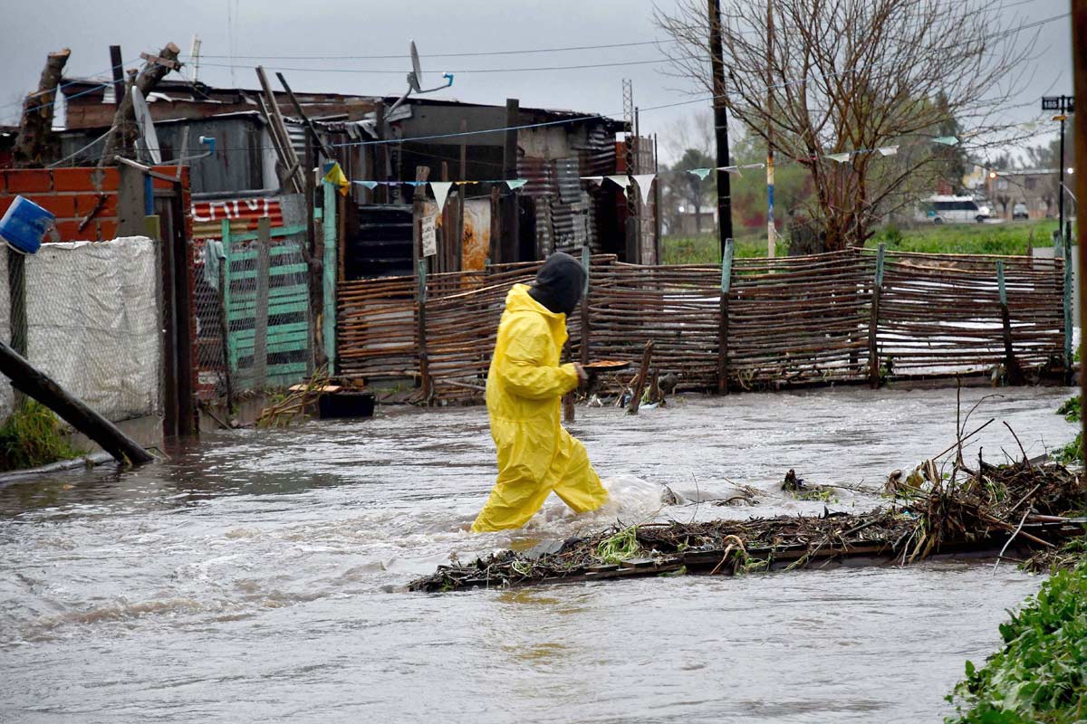 Provincia monitorea las lluvias en La Plata y advierte que la situación es de «alerta extrema»