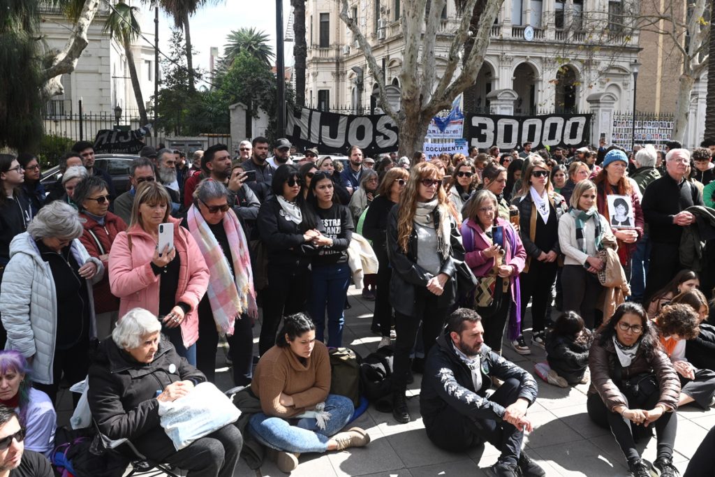 Guerrieri IV: 16 represores fueron condenados a prisión perpetua en Rosario 2 Guerrieri IV: 16 represores fueron condenados a prisión perpetua en Rosario