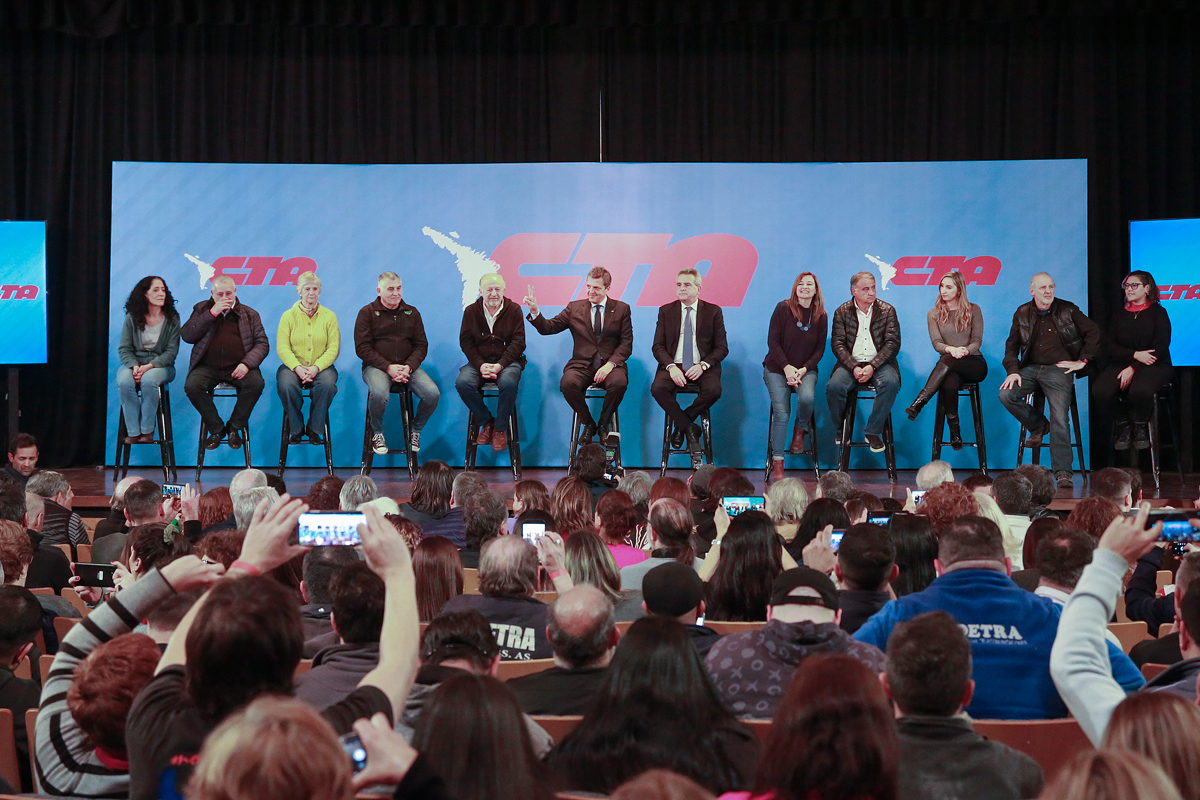 Massa en la CTA: «Ojalá el 11 de diciembre estemos juntos pensando en el futuro desde la Casa de Gobierno»