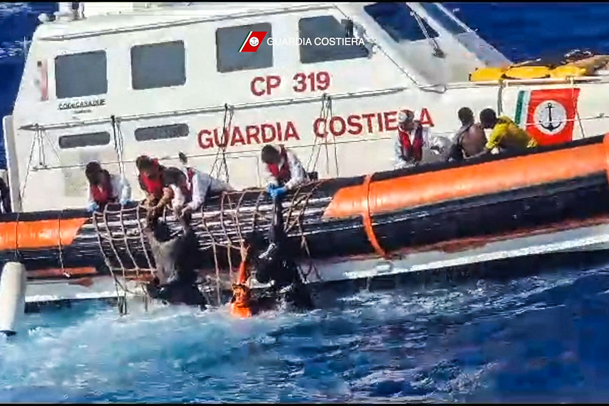 Murieron 41 migrantes en un naufragio frente a la isla italiana de Lampedusa