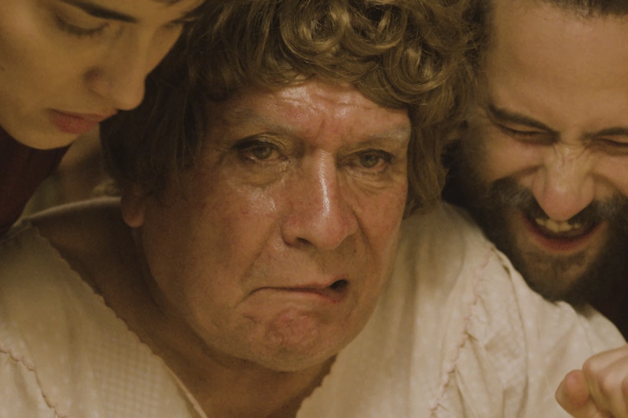 «Estertor», una película despiadada que obliga a mirar las infamias cotidianas