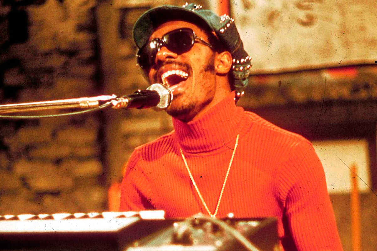 Entre la gloria y la muerte: Stevie Wonder y los 50 años de «Innervisions»