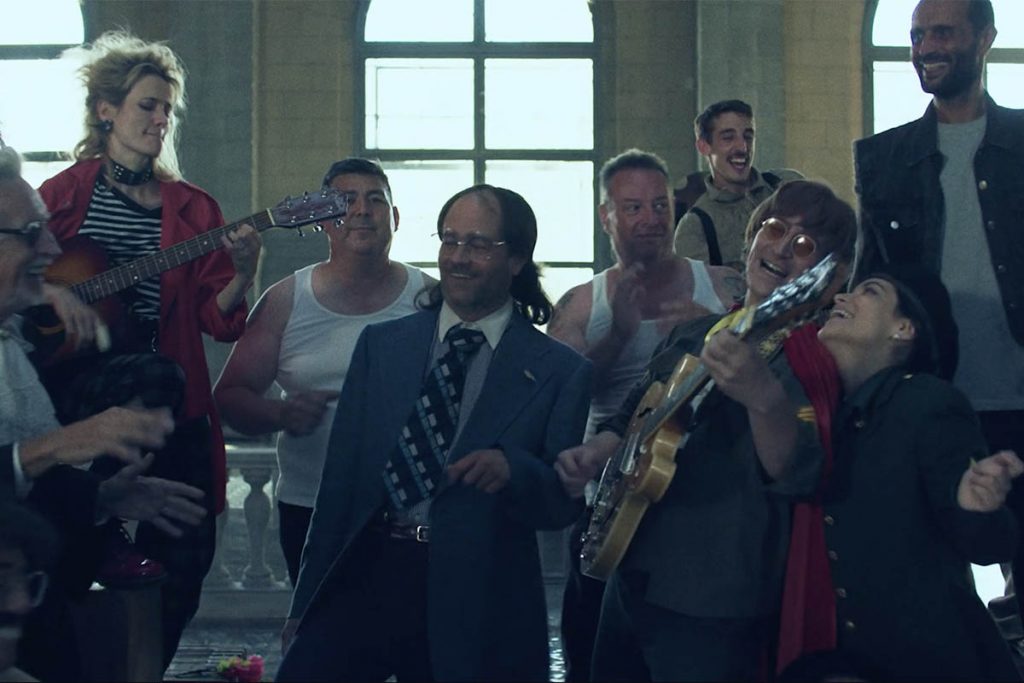 Se viene el estreno de "Lennons", la comedia protagonizada por Gastón Pauls 1 Lennons