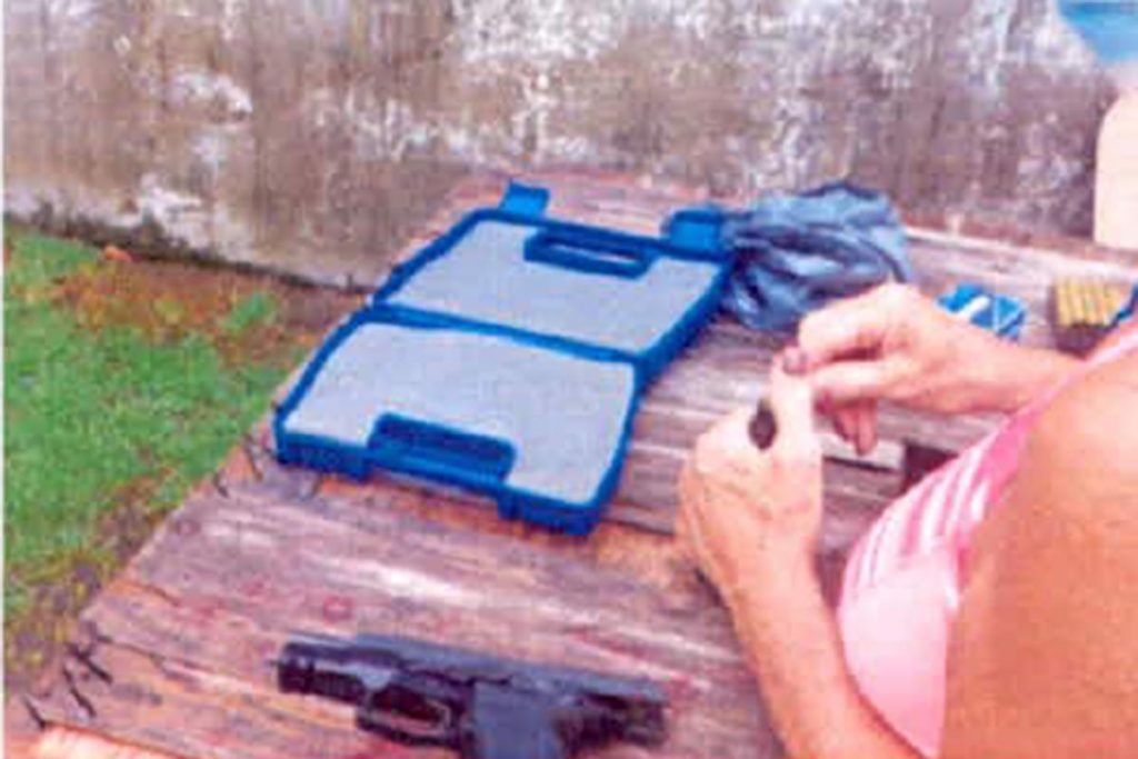 Procesaron a la integrante de Revolución Federal que ofrecía una pistola 9mm antes del atentado a Cristina Kirchner 1 Procesaron a la integrante de Revolución Federal que ofrecía una pistola 9mm antes del atentado a Cristina Kirchner