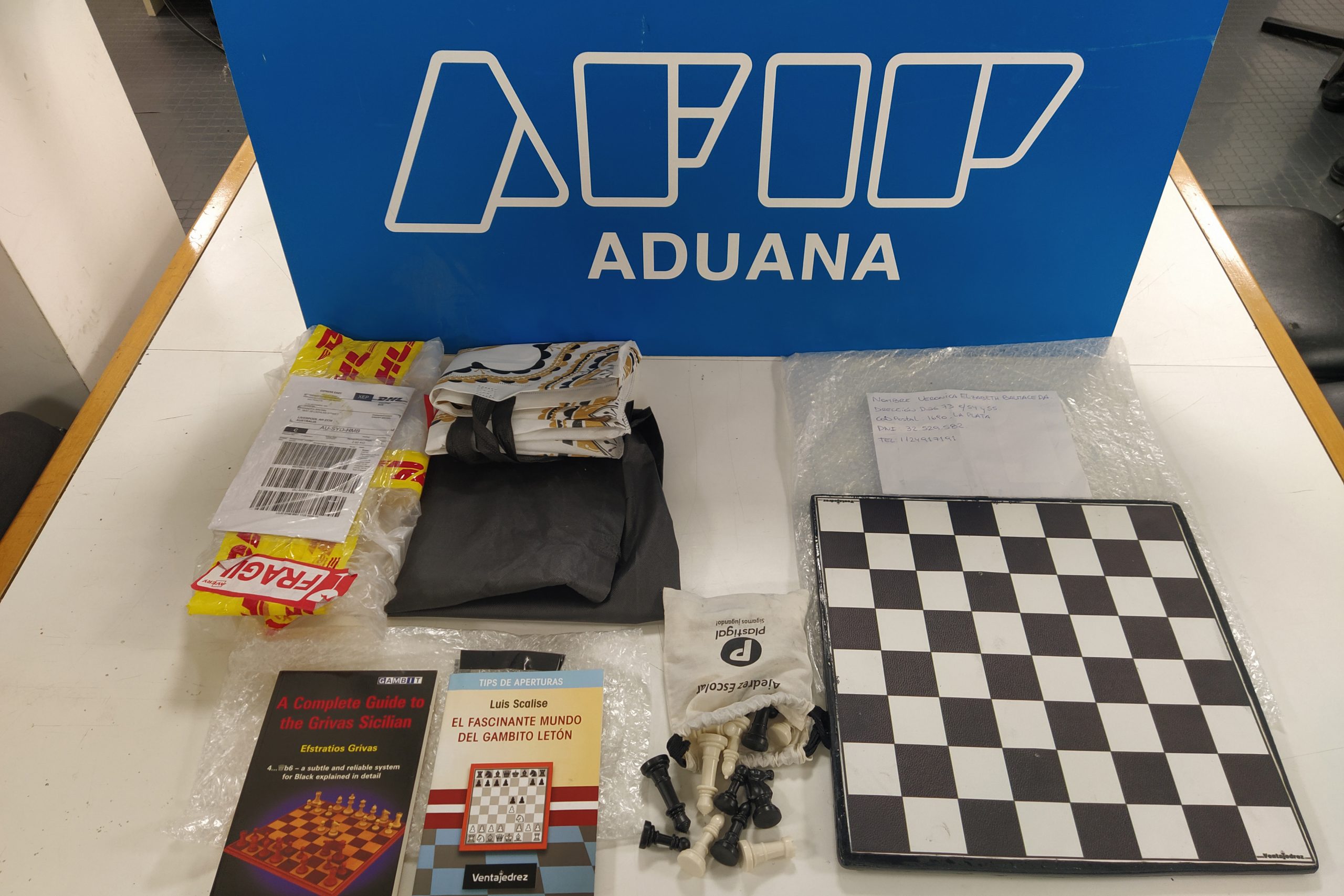 La Aduana detuvo un envío de cocaína a Australia: estaba oculto en un  tablero de ajedrez
