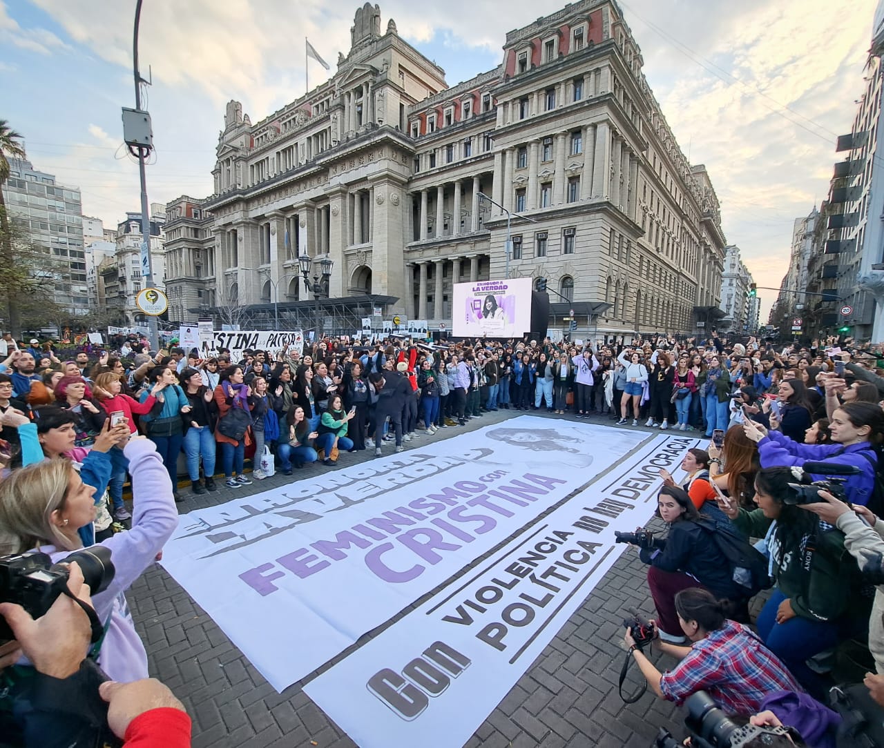 Distintos actos en reclamo de justicia por el intento de magnicidio contra Cristina Kirchner