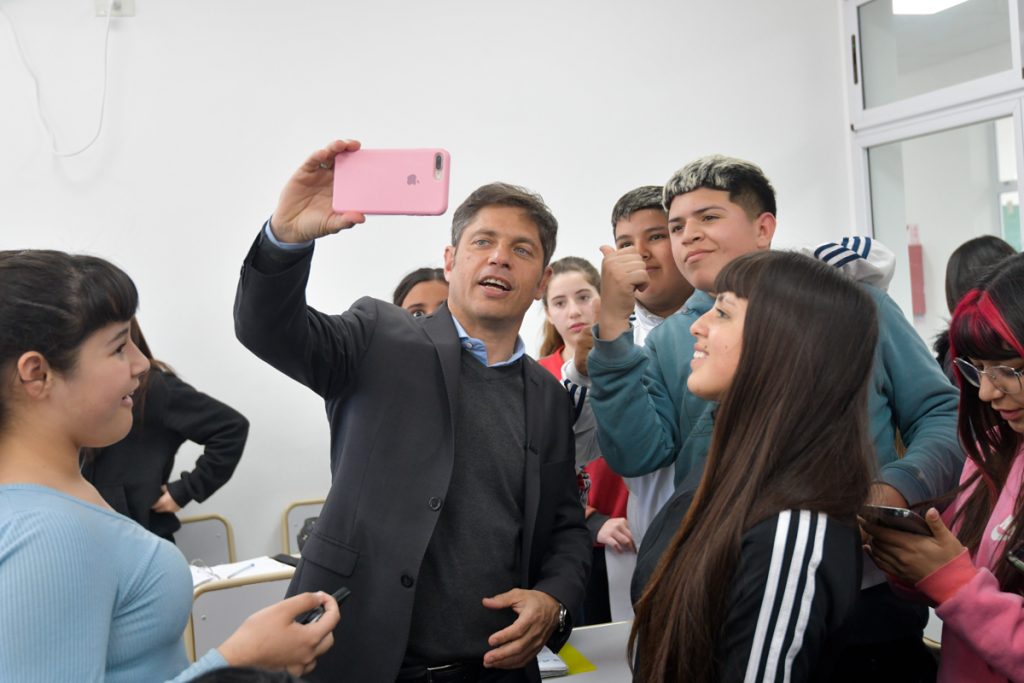 Kicillof llegó a las 201 escuelas nuevas y marcó diferencias con la oposición 1 Kicillof llegó a las 201 escuelas nuevas y marcó diferencias con la oposición