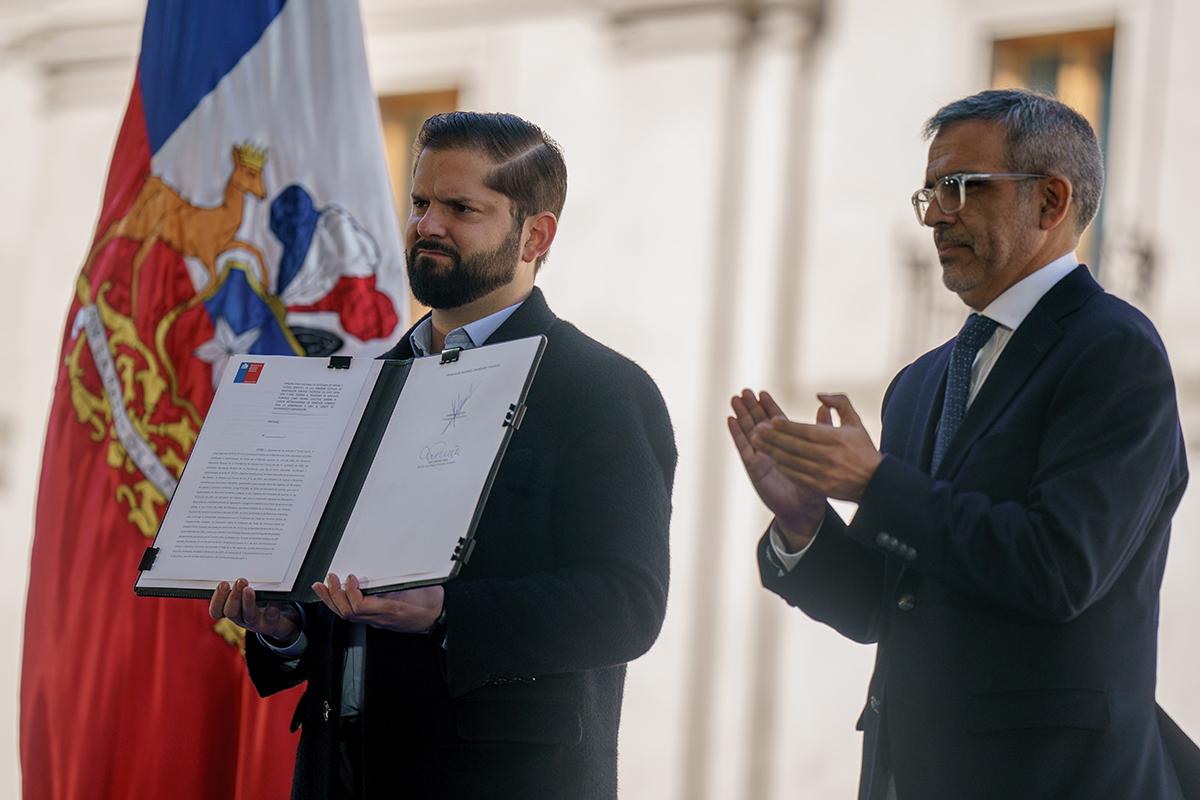 Múltiples actos y la firma del Compromiso de Santiago