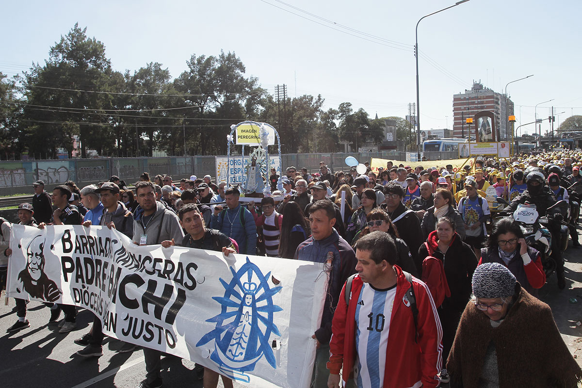 Maratones de la fe: la Caminata a Luján, entre las promesas y los mensajes de la Iglesia a Javier Milei