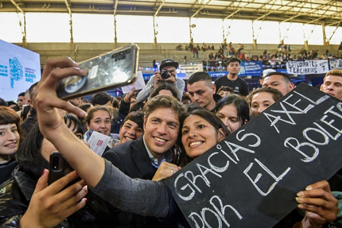 Kicillof anunció la implementación del Boleto Estudiantil para el nivel terciario