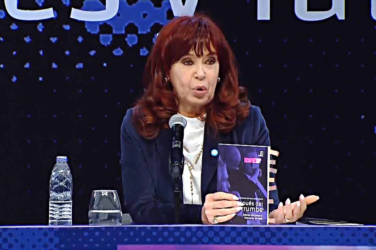 Cristina Kirchner destacó un texto del diputado Iparraguirre con críticas a Milei