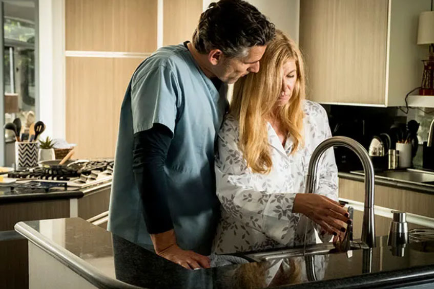 “Dirty John”, la producción de Netflix basada en impactantes casos reales para ver de un tirón