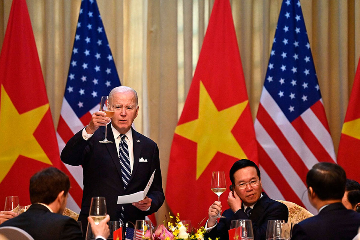 Biden cerró una visita histórica a Vietnam con reuniones y homenajes