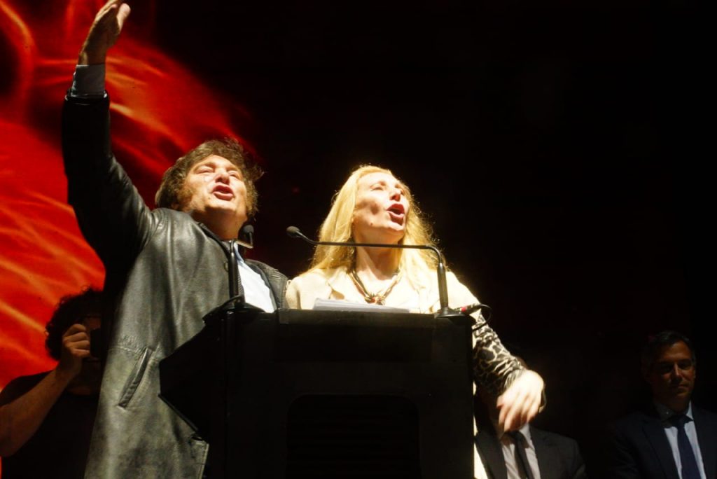 El cierre de Milei: último show del "loco" de la motosierra