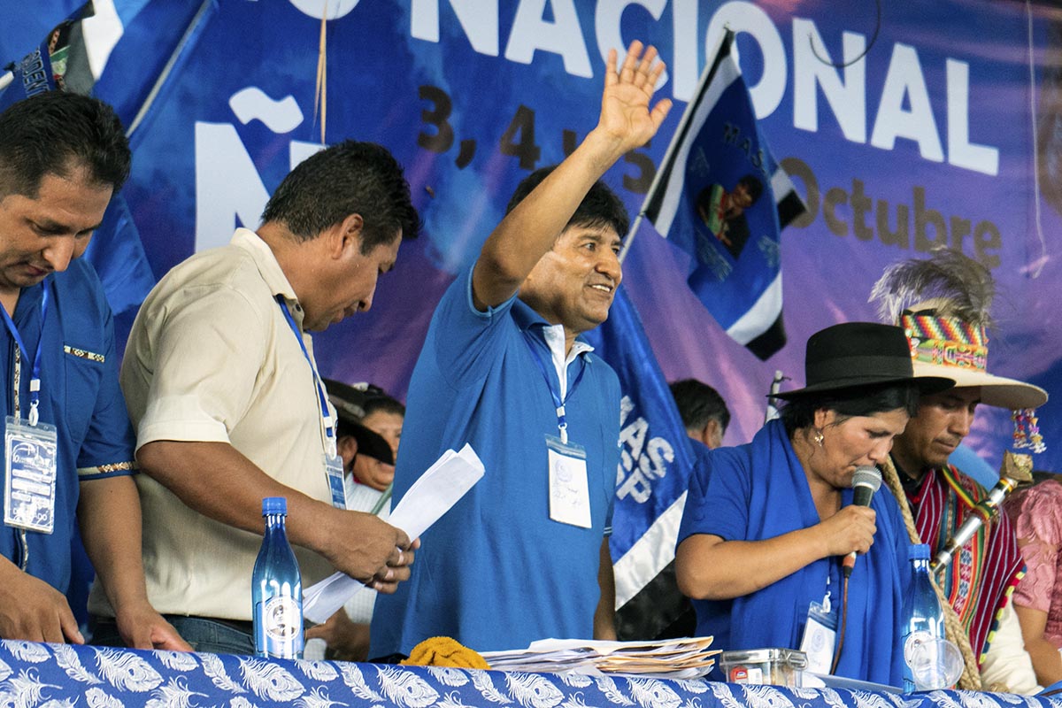 El Congreso del MAS proclamó a Evo Morales como candidato único para 2025 y expulsó al presidente Arce