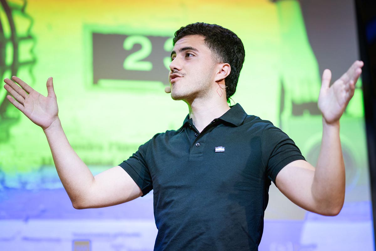 Un argentino alcanzó el segundo lugar en el Mundial de Oratoria con un discurso contra el negacionismo que representa Milei