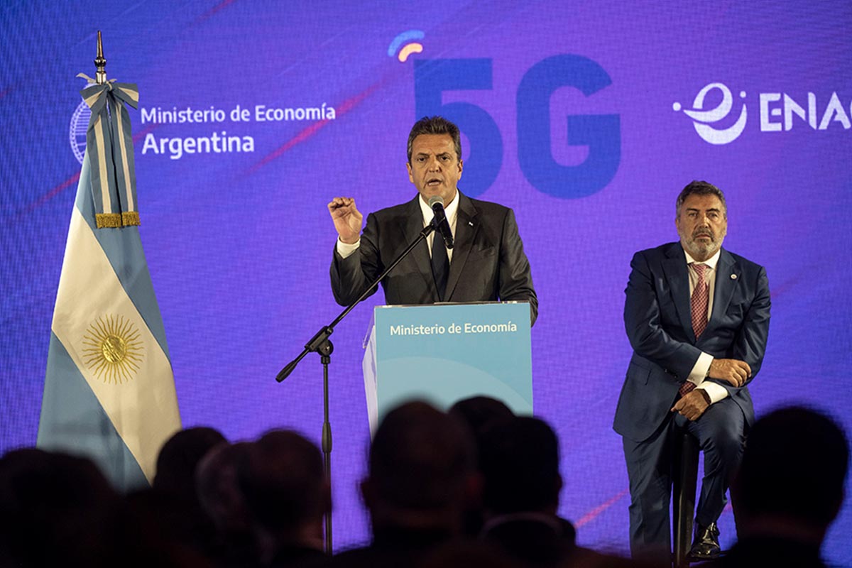 El gobierno licitó el espectro para el 5G, que quedó en manos de Telefónica, Telecom y Claro