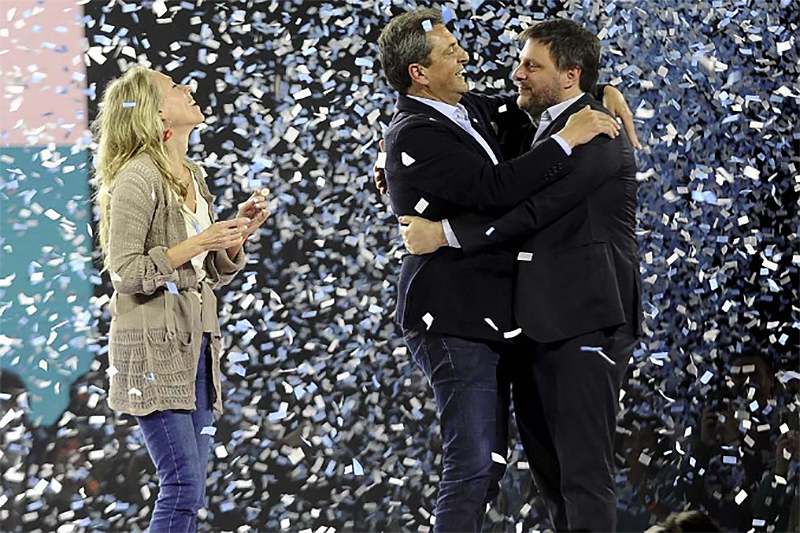 Santoro cerró campaña con Massa y primó la confianza de que ambos seguirán en carrera a los balotajes