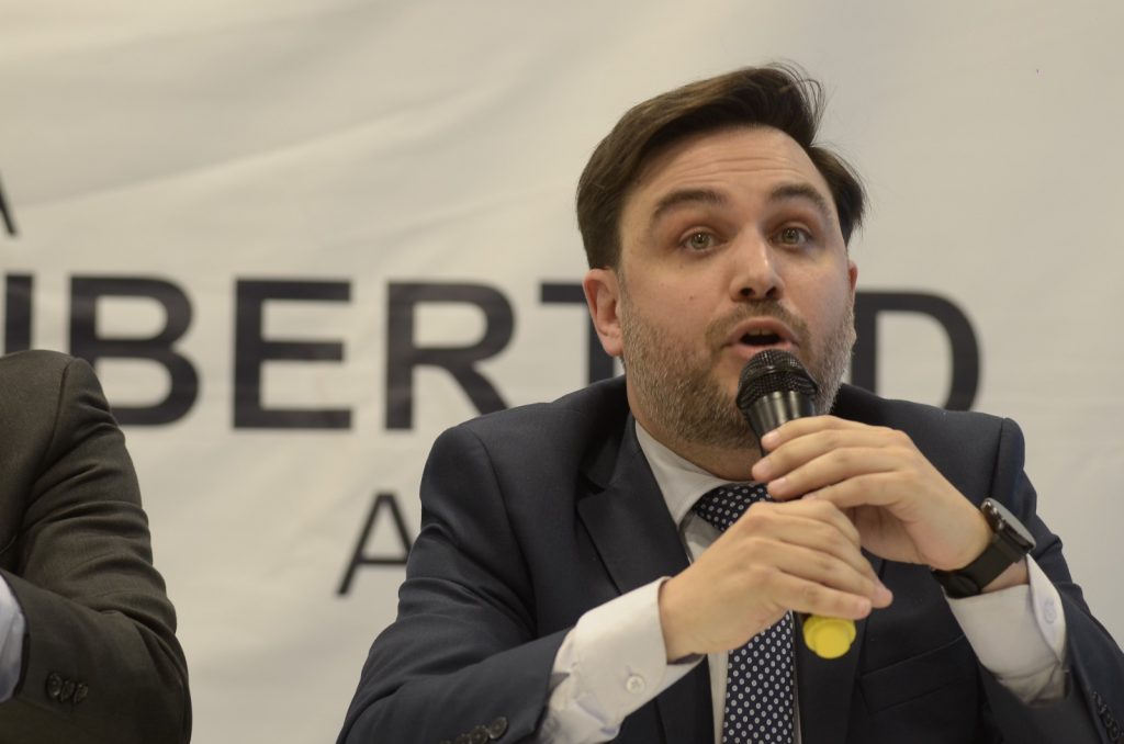 Abogados de Milei pidieron su sobreseimiento: "La única intencionalidad fue favorecer su caudal de votos" 1 Abogados de Milei pidieron su sobreseimiento: "La única intencionalidad fue favorecer su caudal de votos"