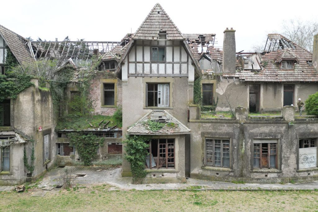 El Palacio Sans Souci en Tandil: del despilfarro oligárquico a la urbanización popular 3 El Palacio Sans Souci en Tandil: del despilfarro oligárquico a la urbanización popular