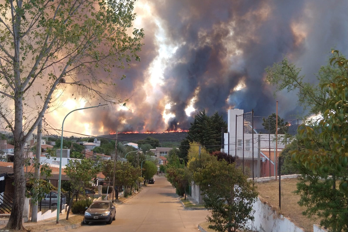 Incendios en Carlos Paz: preparan alojamientos para los que debieron abandonar sus casas