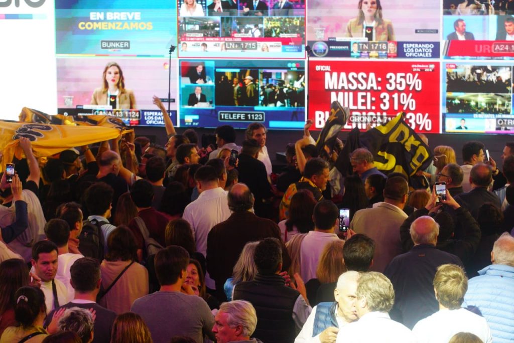 Se confirmó la tendencia: Massa suma el 36,43 por ciento y va al balotaje con Milei