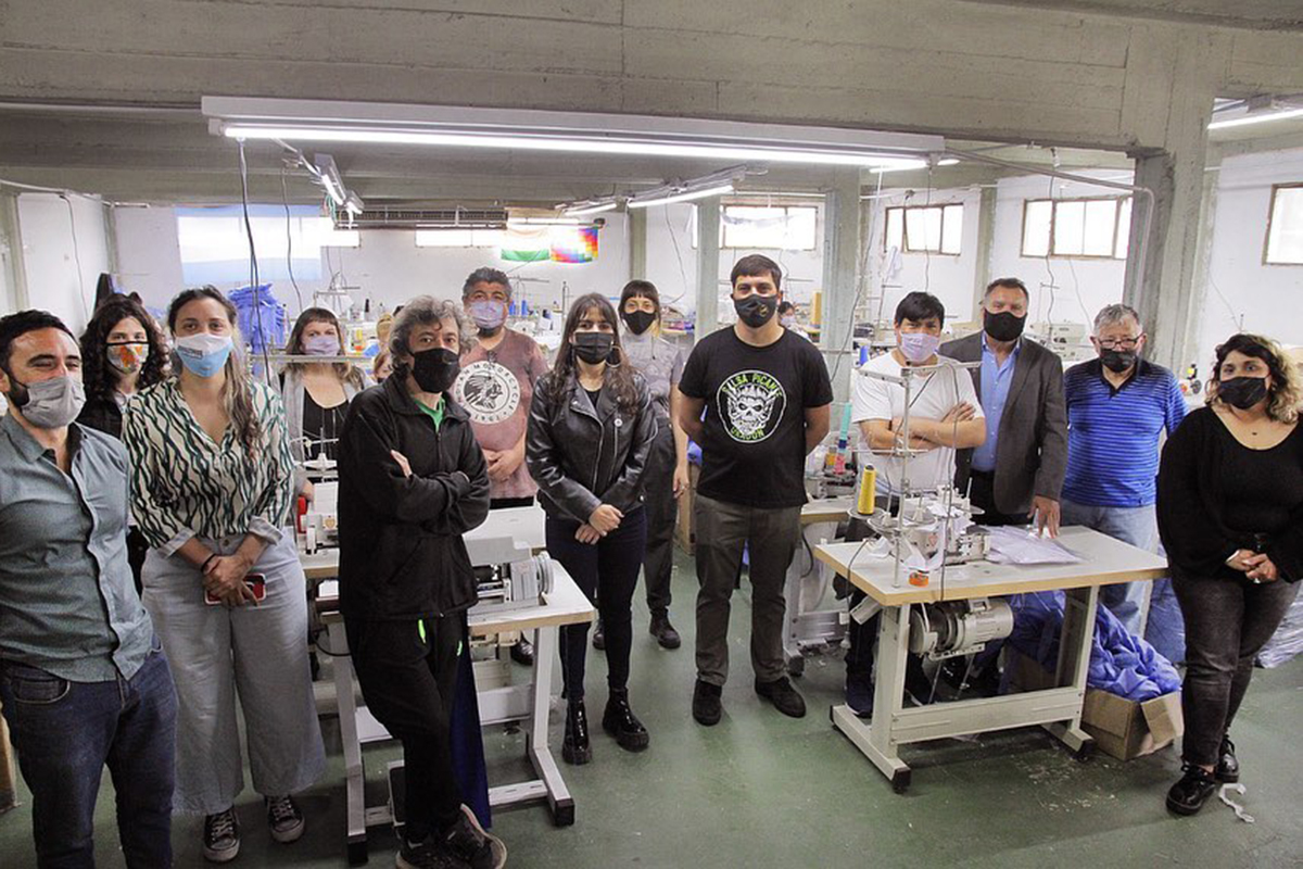 De toallitas femeninas a mochilas de Qunita: la Red Textil Cooperativa crece a demanda de PBA