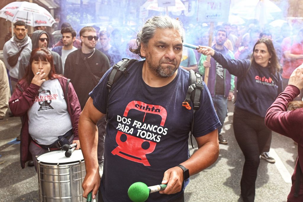 Metrodelegados marchan en reclamo de subte "libre de asbesto" y de reducción de jornada laboral 1 Metrodelegados marchan en reclamo de subte "libre de asbesto" y de reducción de jornada laboral