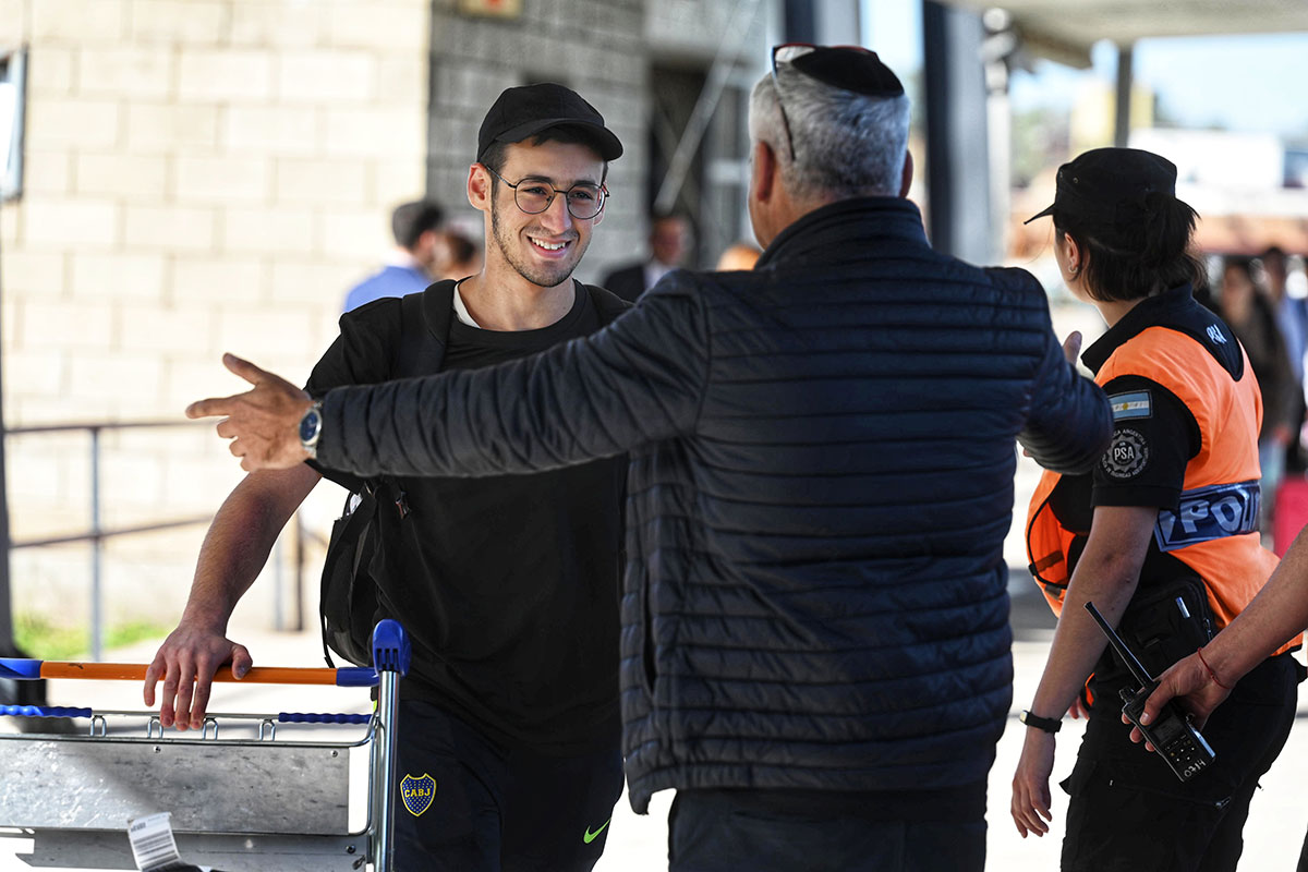 Llegó al país el tercer vuelo con repatriados desde Israel