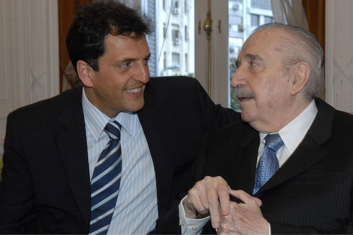 Unidad y Alfonsín, los ejes del reconocimiento de Massa por los 40 años de democracia