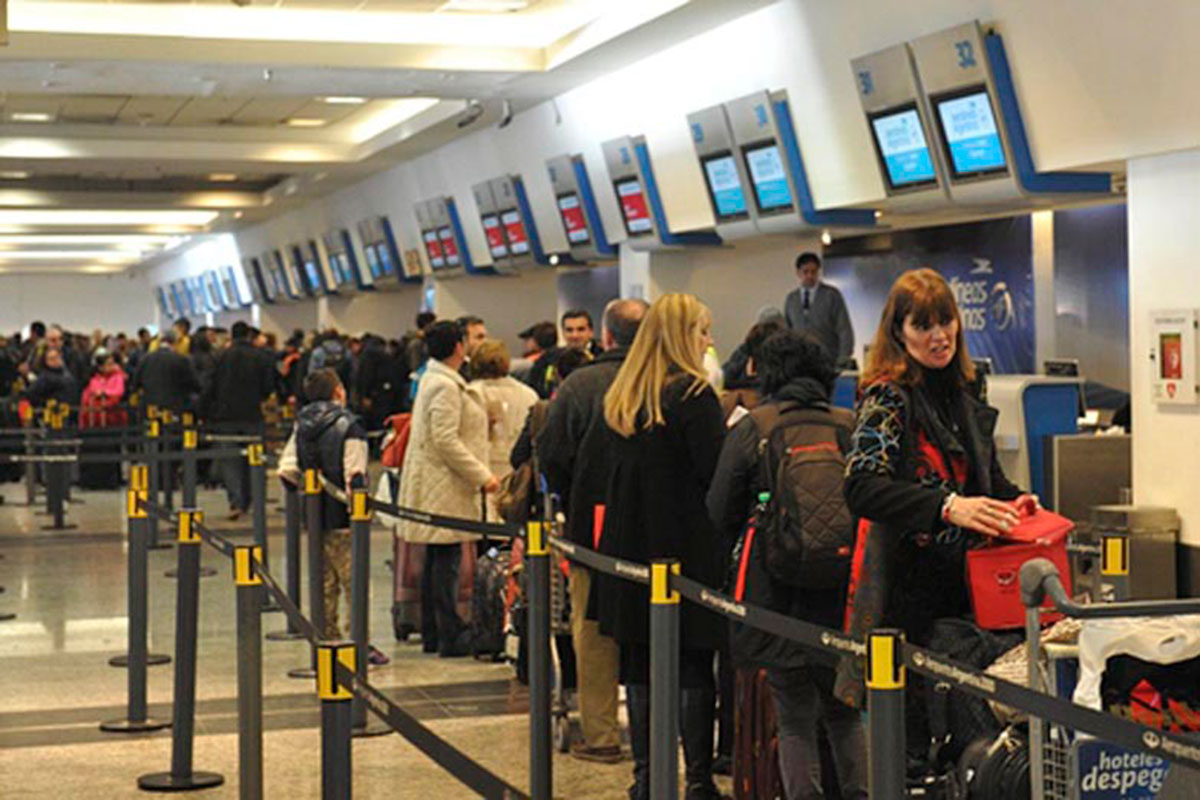 Conflicto gremial en Aeroparque: dictan conciliación obligatoria tras demoras y cancelaciones de viajes