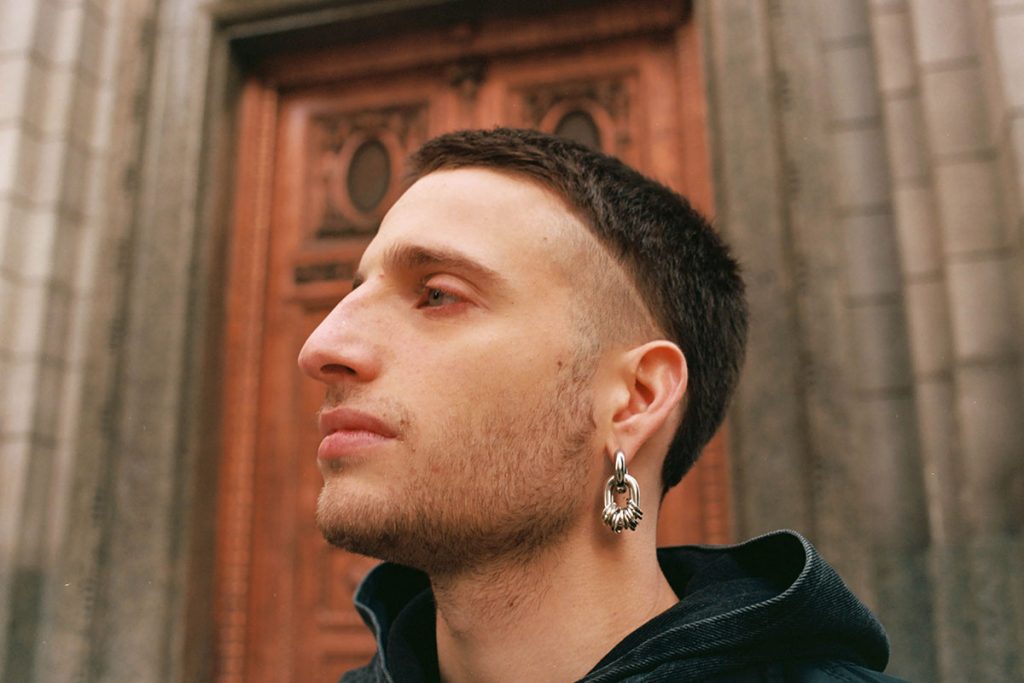 Wos lanzó "Morfeo", un nuevo tema para ir develando su tercer álbum 1 Wos lanzó "Morfeo", un nuevo tema para ir develando su tercer álbum