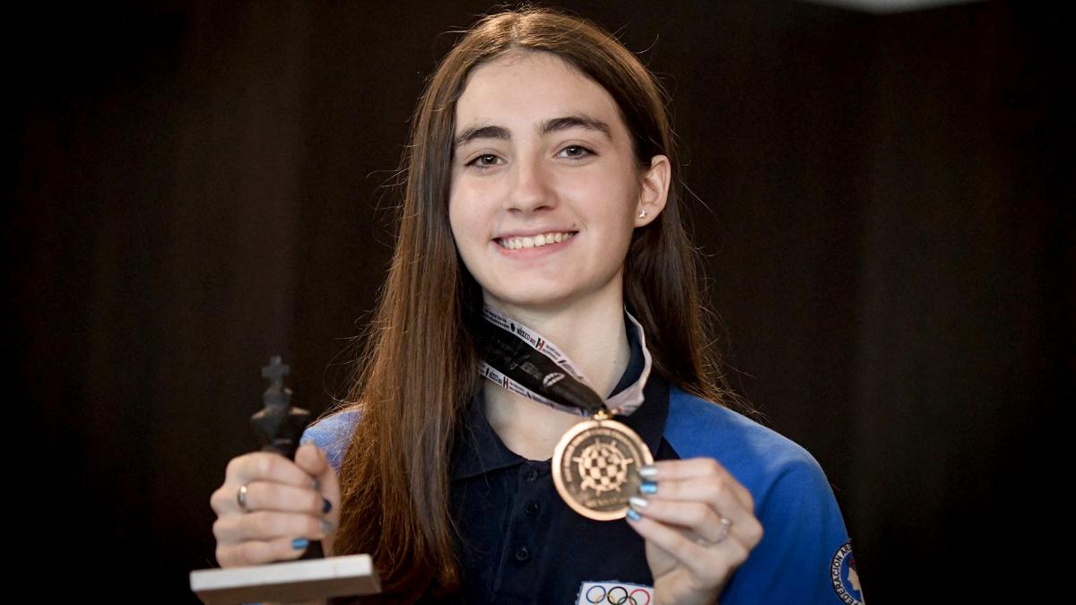 La campeona mundial juvenil Candela Francisco se suma a un festival de ajedrez en el Centro Cultural Kirchner