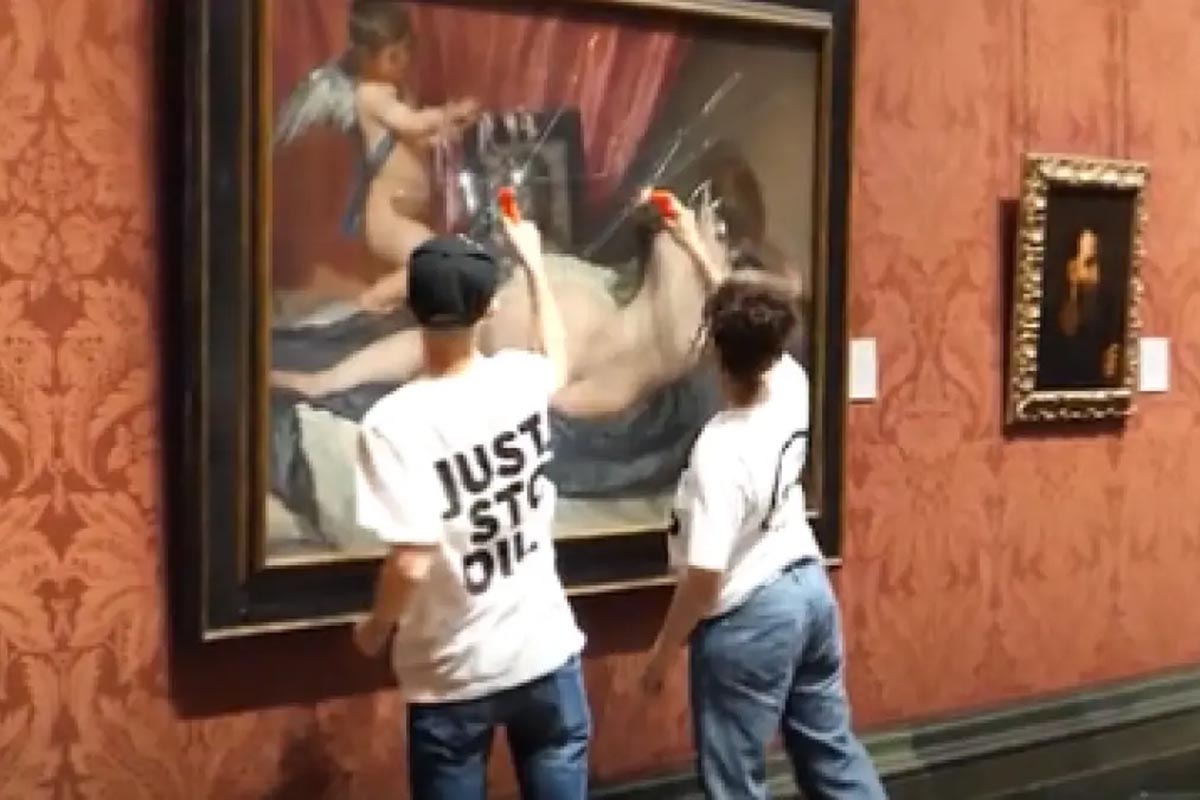 “La Venus del espejo” de Velázquez  fue atacada a martillazos por dos activistas ambientales