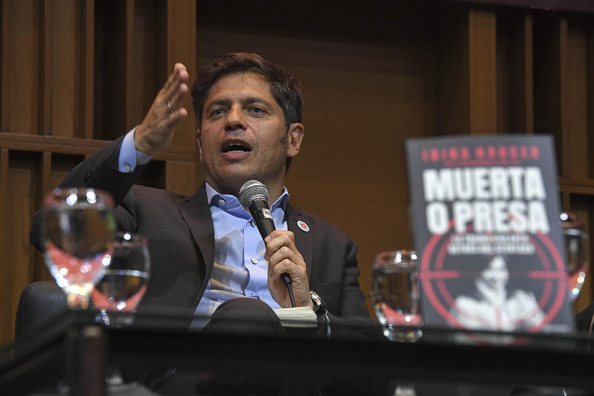 Con presencia de Kicillof, se presentó el libro «Muerta o presa» sobre el ataque a Cristina Kirchner